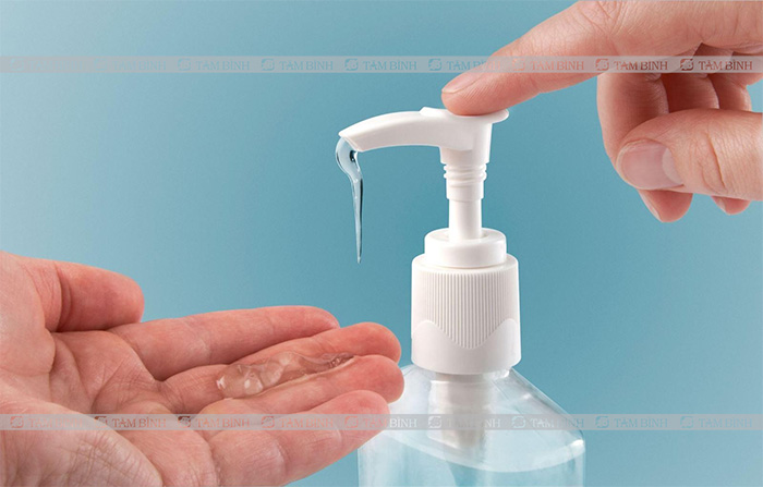 Rửa hoặc sát khuẩn tay sạch sẽ phòng ngừa vi khuẩn
