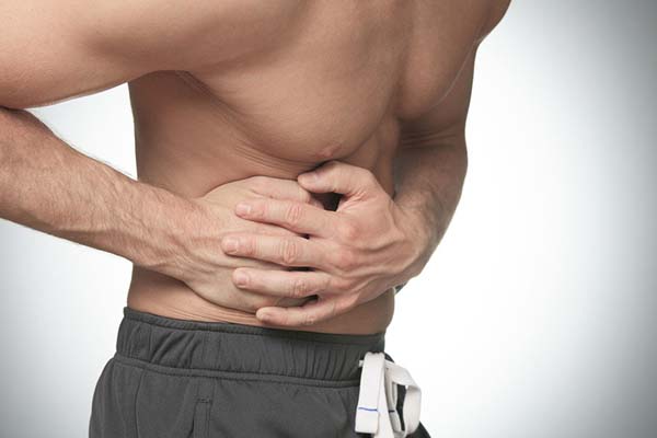 Vận động sai cách gây đau cơ liên sườn