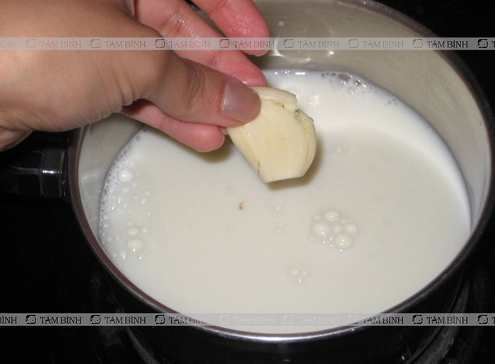 Sữa tỏi chữa đau thần kinh tọa