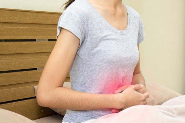 Đau bụng xung quanh rốn có thể là biểu hiện của hội chứng ruột kích thích