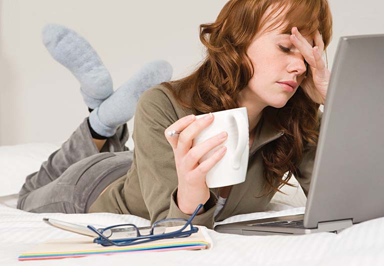 Đau nửa đầu là mộ trong những nguyên nhân gây tình trạng buồn nôn