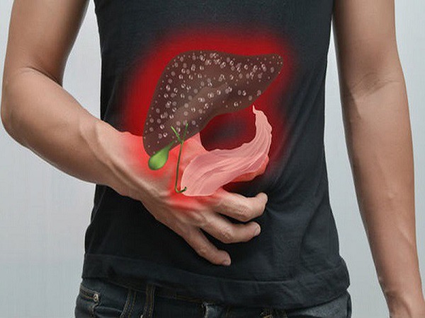 Những người mắc bệnh lý về gan cũng gây ra cơn đau bụng trên rốn