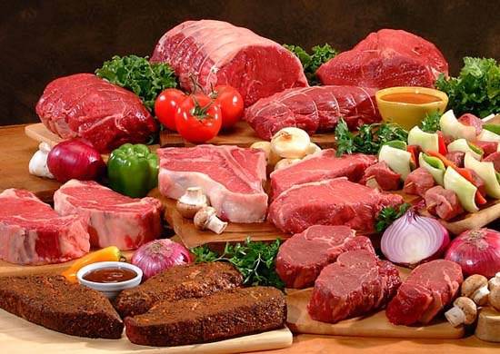 Ăn thực phẩm giàu đạm và purin là một trong những nguyên nhân gây ra bệnh gout