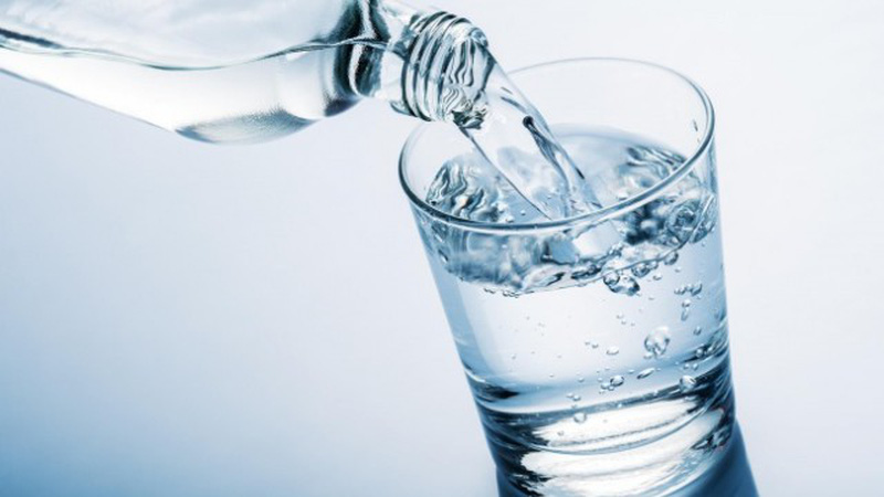 Người bệnh có thể uống từ 2-3 lít nước mỗi ngày