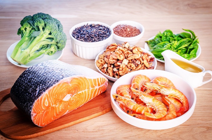 Thoái hóa khớp gối nên ăn nhiều cá và rau