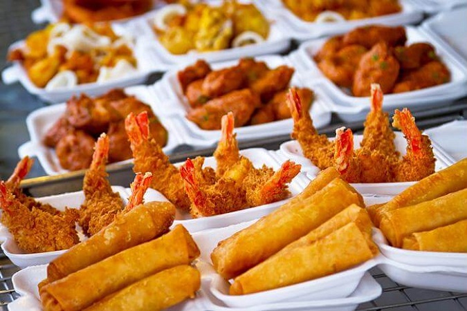 Viêm khớp dạng thấp nên kiêng đồ ăn nhiều dầu mỡ