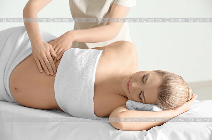Massage giảm căng thẳng cho mẹ bầu đau dây thần kinh tọa