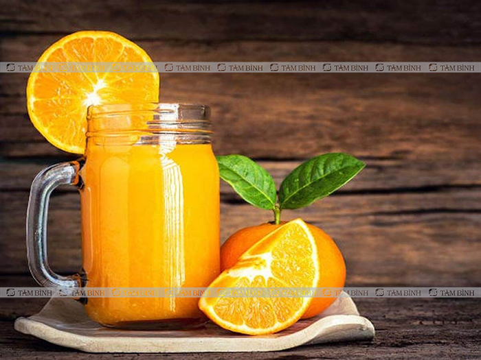 Uống nước cam giúp ổn định và điều hòa huyết áp