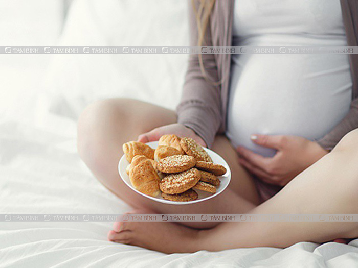 đói bụng liên tục khi mang thai 