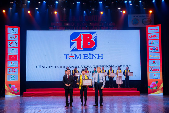 Dược phẩm Tâm Bình nhận giải Top 10 Thương hiệu được tin dùng nhất Việt Nam