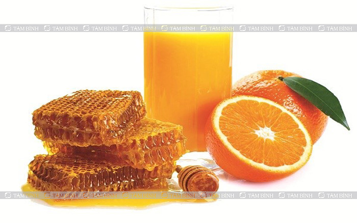 Nước cam và mật ong giảm say rượu
