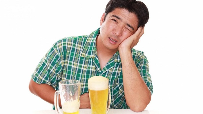 Uống bia nhiều cũng có thể ảnh hưởng tới dạ dày