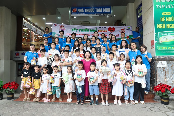Dược phẩm Tâm Bình tổ chức chương trình thiện nguyện “Trao yêu thương – Gieo mầm nhân ái” nhân dịp Quốc tế Thiếu nhi 1/6