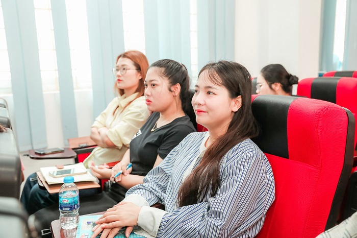 “CHẠM & MỞ” buổi 3: Bứt phá với AI – Chuyển đổi số nâng cao hiệu suất làm việc