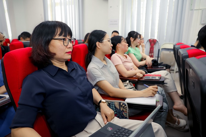 “CHẠM & MỞ” buổi 3: Bứt phá với AI – Chuyển đổi số nâng cao hiệu suất làm việc