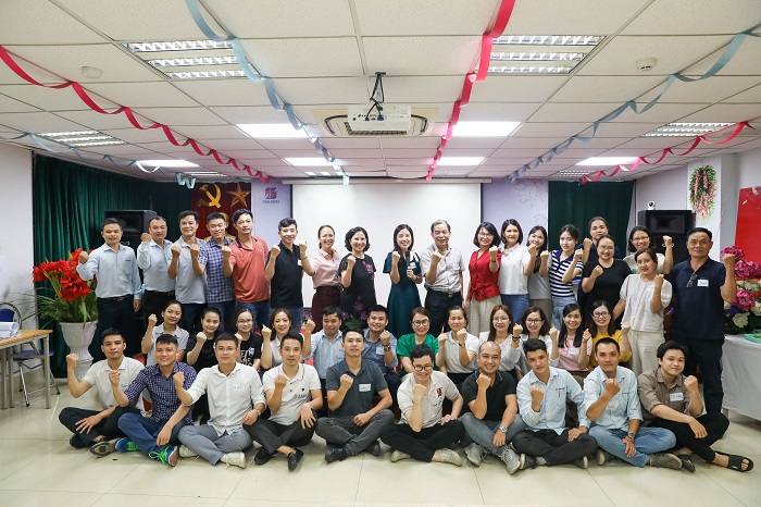 "Chạm & Mở" Buổi 7: Nâng tầm kỹ năng báo cáo, mở rộng hiệu quả phối hợp