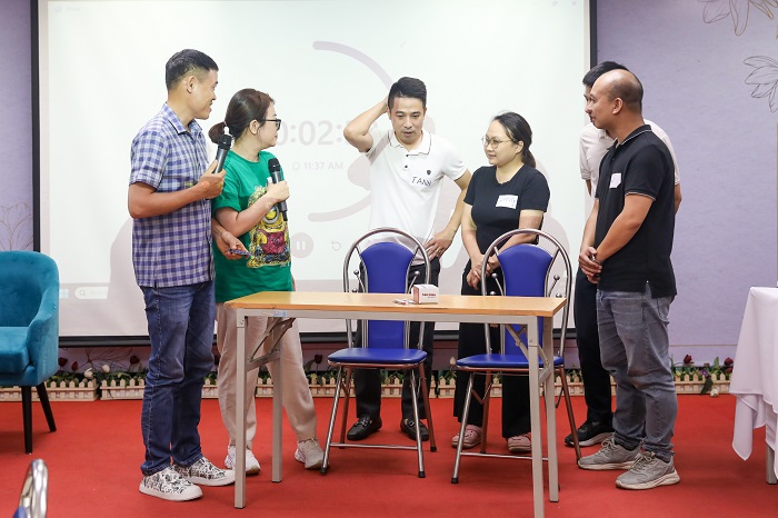 "Chạm & Mở" Buổi 7: Nâng tầm kỹ năng báo cáo, mở rộng hiệu quả phối hợp