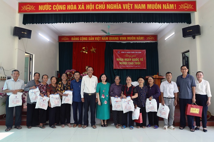 Dược phẩm Tâm Bình trao 180 phần quà tri ân người cao tuổi tại Thanh Hóa