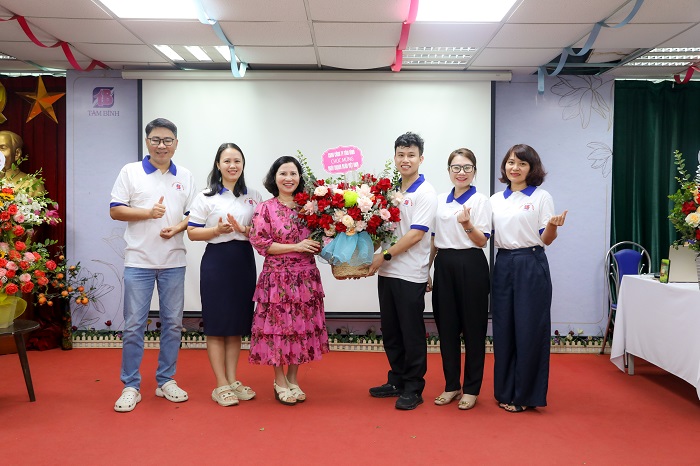 Tâm Bình tri ân TGĐ Lê Thị Bình nhân ngày Doanh nhân Việt Nam 13/10