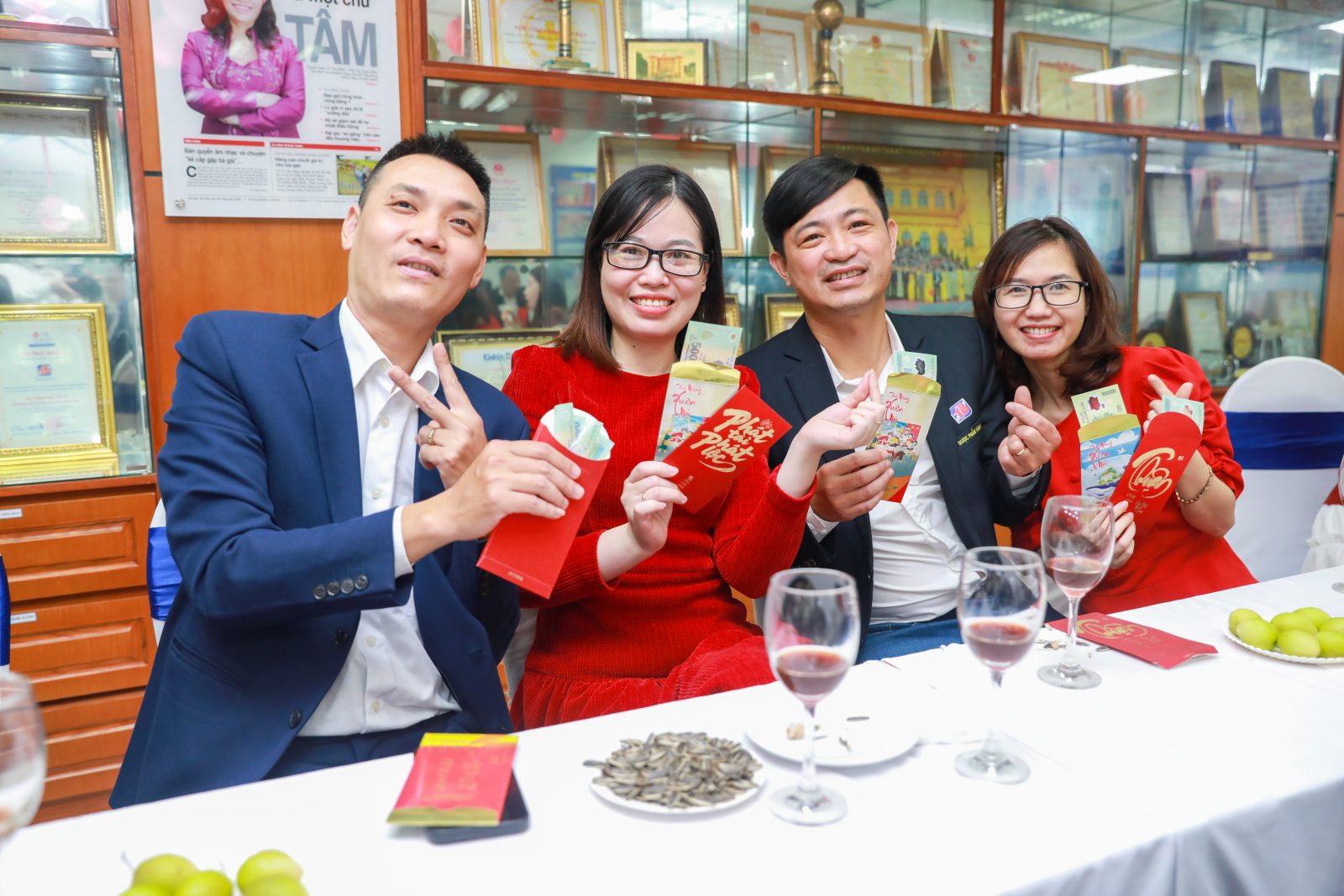 CBCNV Tâm Bình nhận lì xì đầu năm mới