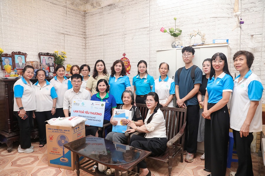 Dược phẩm Tâm Bình lan tỏa yêu thương tới phụ nữ khó khăn phường Kim Liên, Hà Nội Dược phẩm Tâm Bình lan tỏa yêu thương tới phụ nữ khó khăn phường Kim Liên, Hà Nội