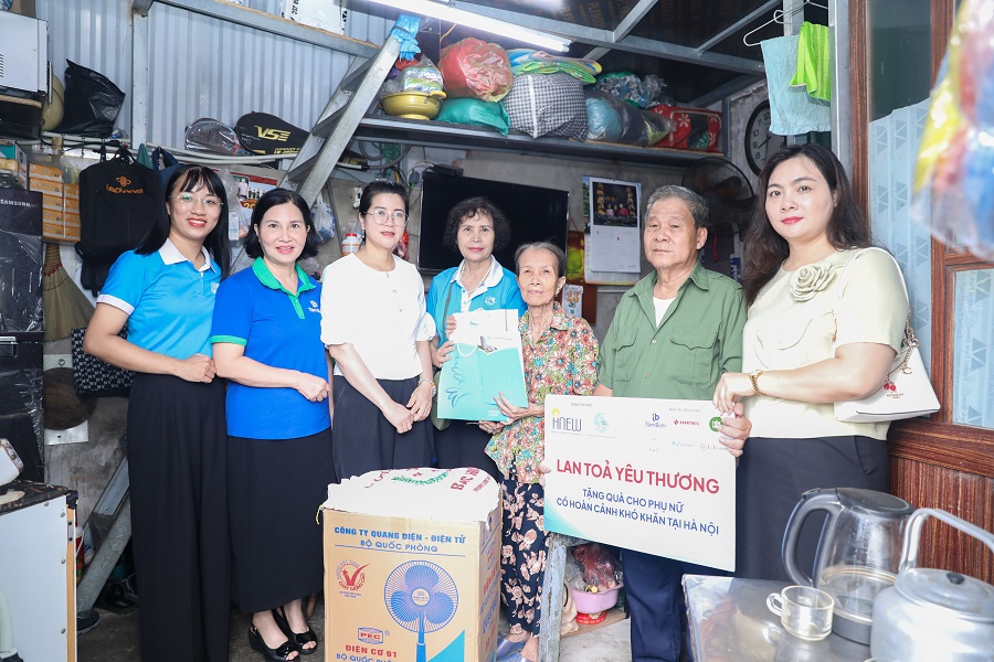 Dược phẩm Tâm Bình lan tỏa yêu thương tới phụ nữ khó khăn phường Kim Liên, Hà Nội Dược phẩm Tâm Bình lan tỏa yêu thương tới phụ nữ khó khăn phường Kim Liên, Hà Nội