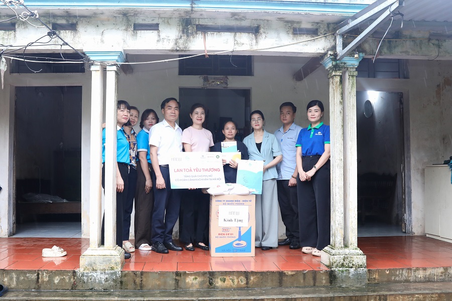 “Lan tỏa yêu thương” tháng 8: Sẻ chia với phụ nữ khó khăn xã Hòa Phú, Hà Nội “Lan tỏa yêu thương” tháng 8: Sẻ chia với phụ nữ khó khăn xã Hòa Phú, Hà Nội